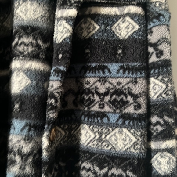 Tribal print fleece - Picture 2 of 2
